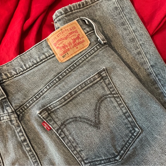 Levi’s 501 Tapered Jeans - Picture 2 of 9